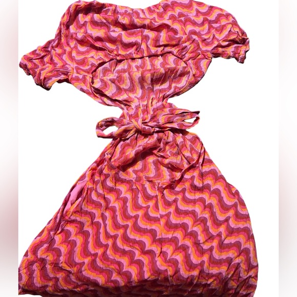 Pretty Summer Dress - Picture 2 of 6